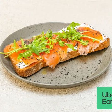 Salmón Toast